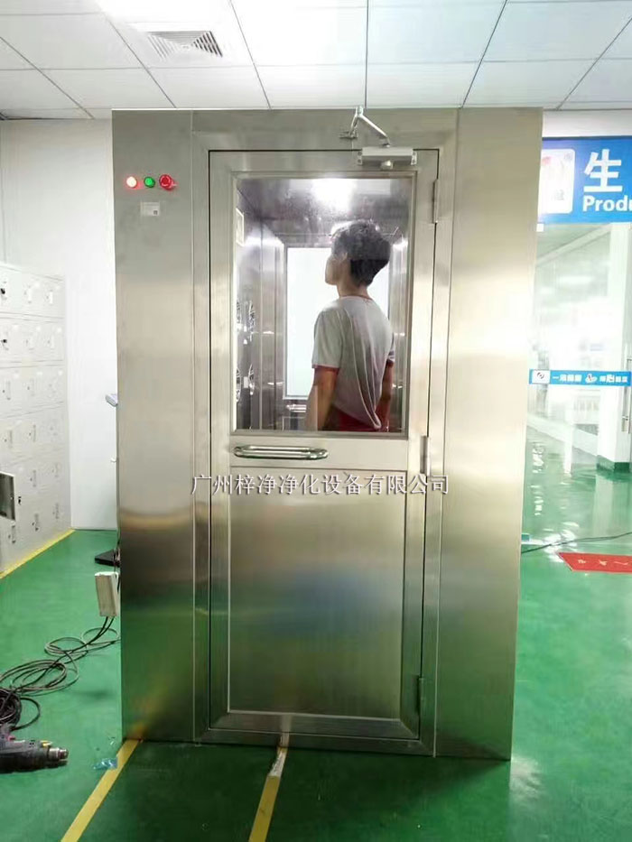 風淋室廣泛應用于電子、制藥、食品、精密儀器制造等行業。