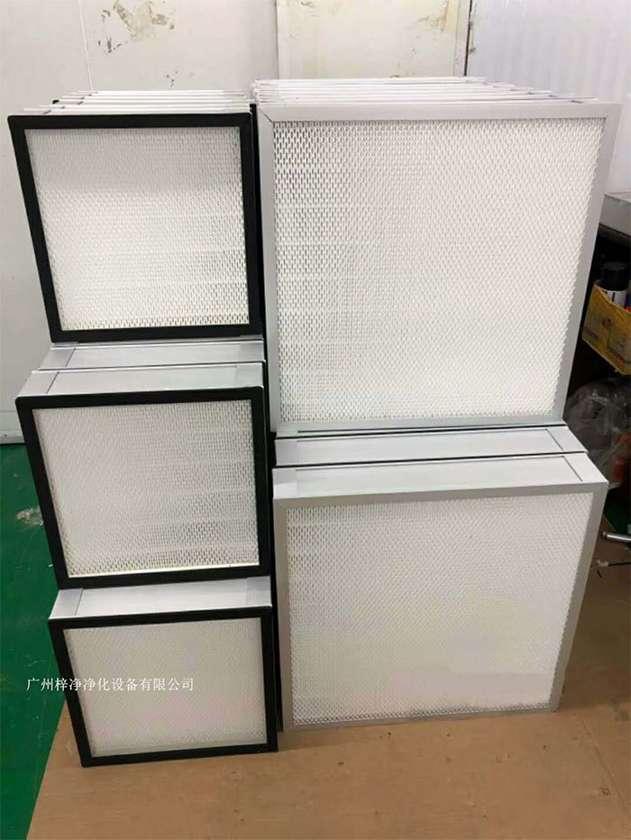 ULPA高效過濾器適用于對潔凈度要求極高的領域，如生物制藥、半導體潔凈室等。