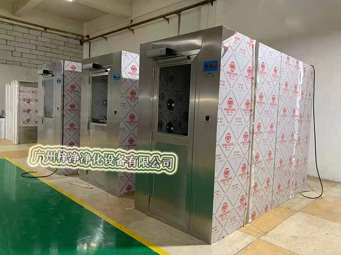 風淋室在現代潔凈室和實驗室環境中的重要作用